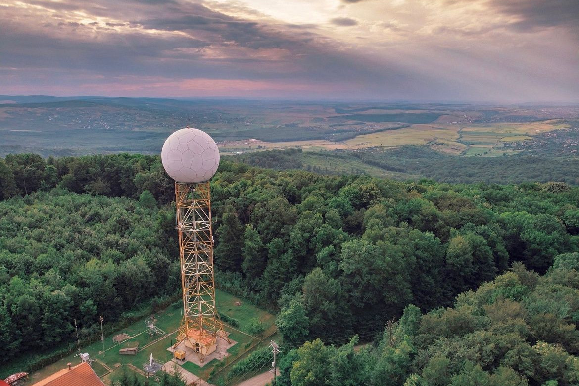 Proiectul INFRAMETEO dezvoltă sistemul național de monitorizare și avertizare pentru protecția vieții și a bunurilor în fața fenomenelor meteo periculoase.